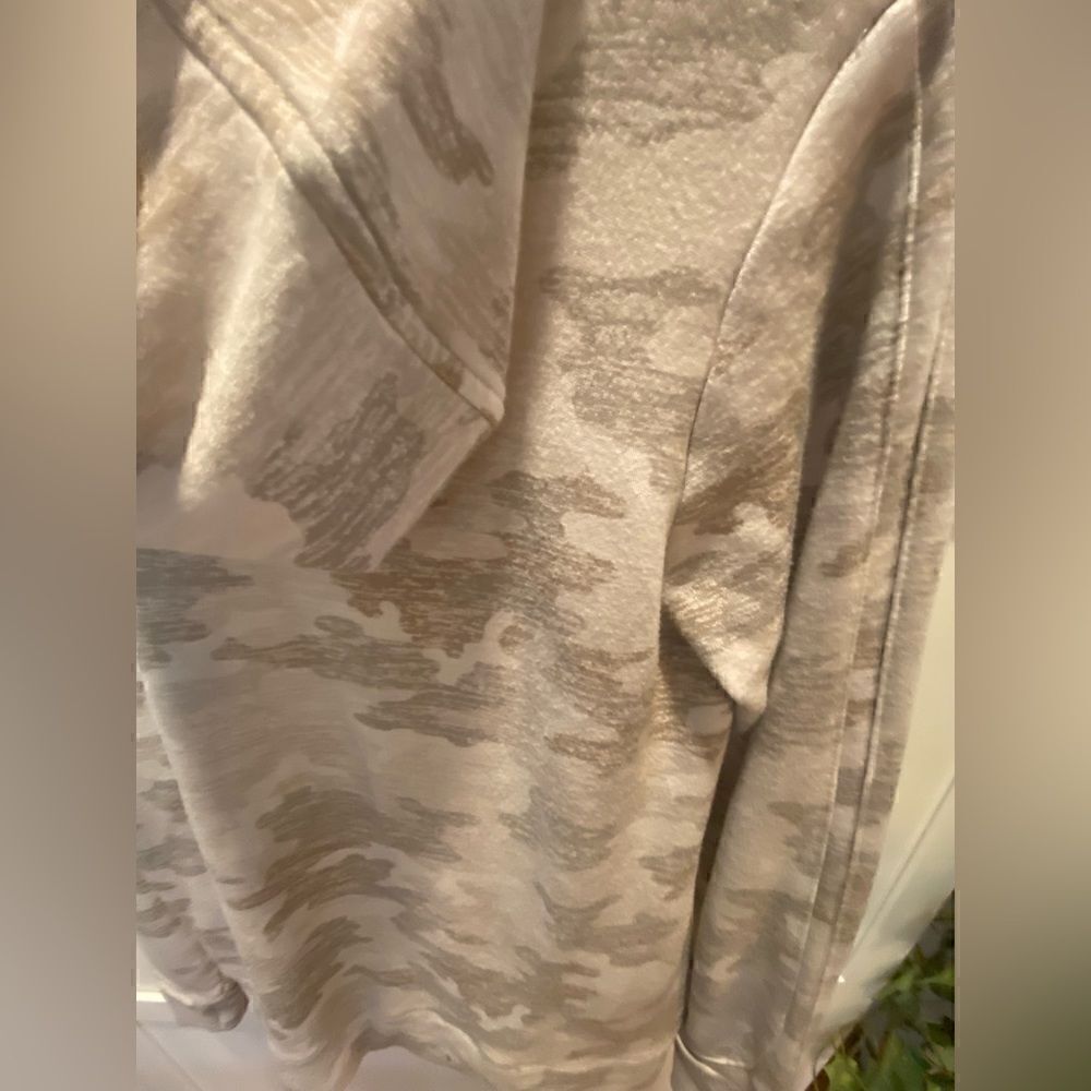 Athleta Girl Size 14 XL Camo Hoodie Sweatshirt Gray Thumbholes Modal Blend Soft - Picture 10 of 10